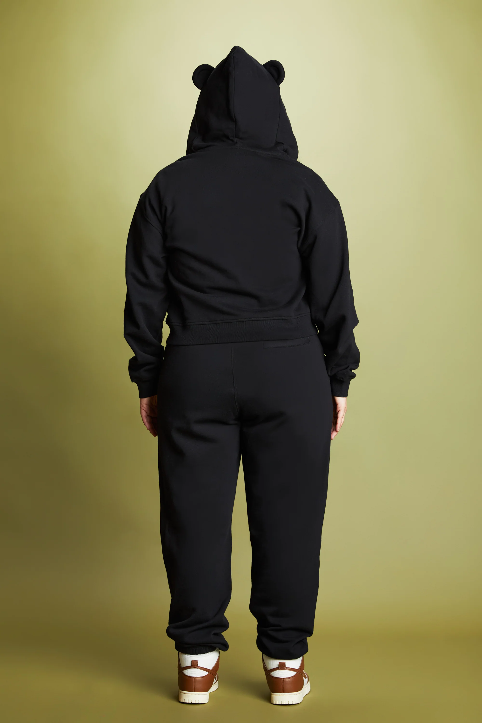 Classic Slim Fit Sweatpants - Image 15
